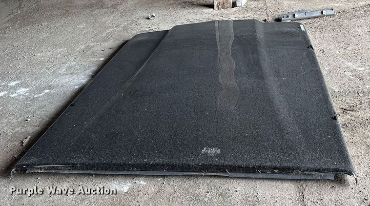 image for item DY0572 Undercover Truck hero bed cover