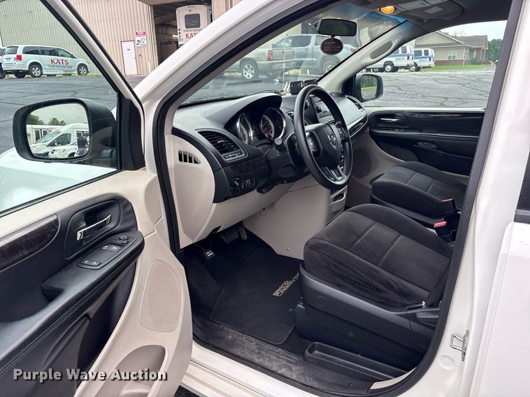 image for item DY0606 2012 Dodge Grand Caravan van