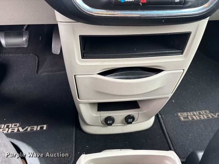 image for item DY0606 2012 Dodge Grand Caravan van