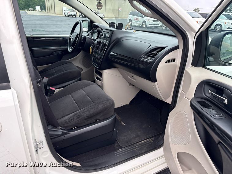 image for item DY0606 2012 Dodge Grand Caravan van