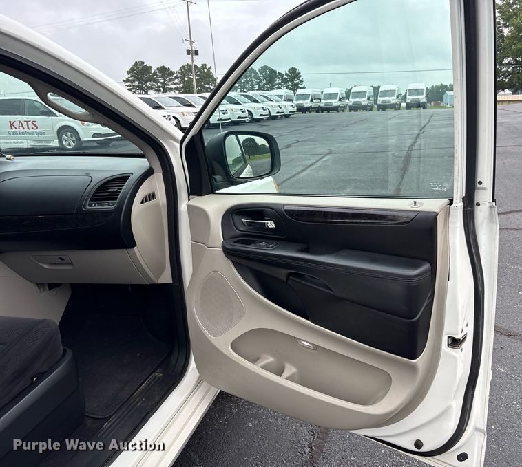 image for item DY0606 2012 Dodge Grand Caravan van