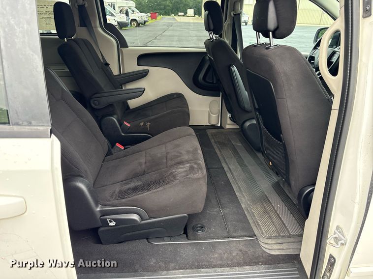 image for item DY0606 2012 Dodge Grand Caravan van