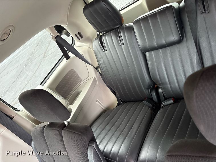 image for item DY0606 2012 Dodge Grand Caravan van