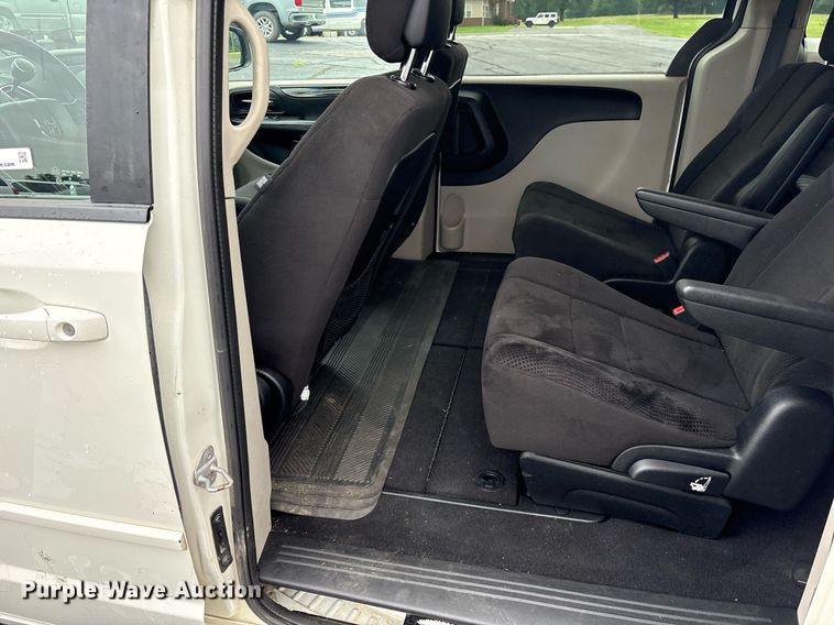 image for item DY0606 2012 Dodge Grand Caravan van