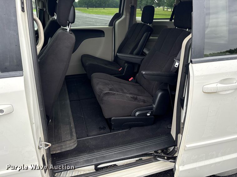 image for item DY0606 2012 Dodge Grand Caravan van