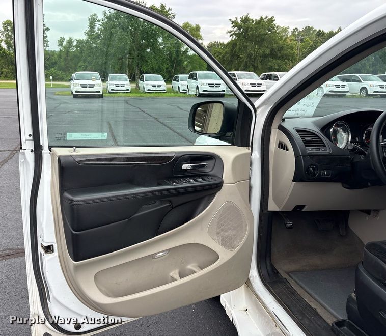 image for item DY0607 2018 Dodge Grand Caravan handicap accessible van