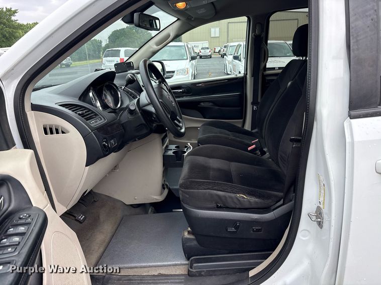 image for item DY0607 2018 Dodge Grand Caravan handicap accessible van