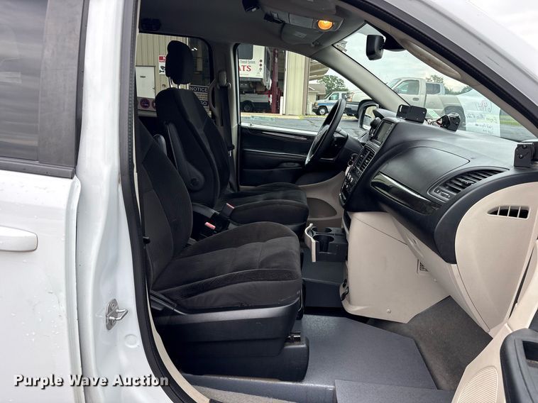 image for item DY0607 2018 Dodge Grand Caravan handicap accessible van