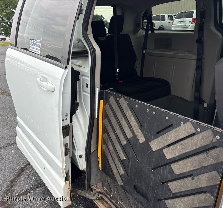image for item DY0607 2018 Dodge Grand Caravan handicap accessible van