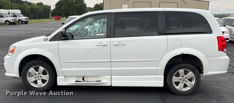 image for item DY0608 2017 Dodge Grand Caravan handicap accessible van