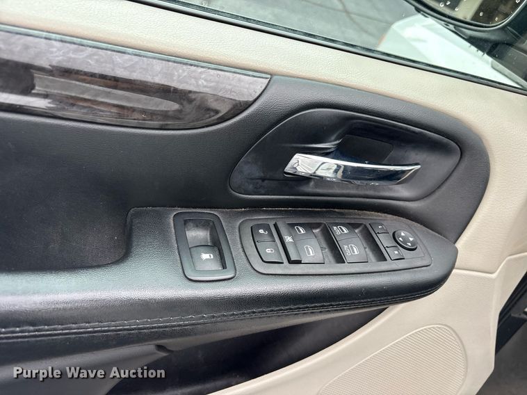 image for item DY0608 2017 Dodge Grand Caravan handicap accessible van