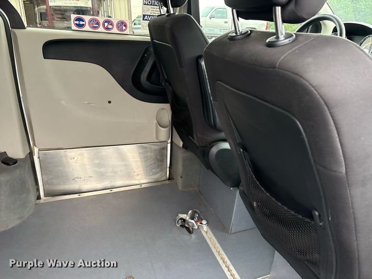 image for item DY0608 2017 Dodge Grand Caravan handicap accessible van