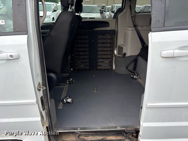 image for item DY0608 2017 Dodge Grand Caravan handicap accessible van