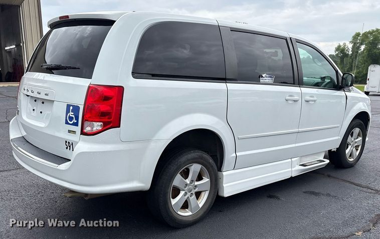 image for item DY0609 2017 Dodge Grand Caravan handicap accessible van
