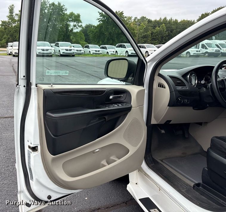 image for item DY0609 2017 Dodge Grand Caravan handicap accessible van