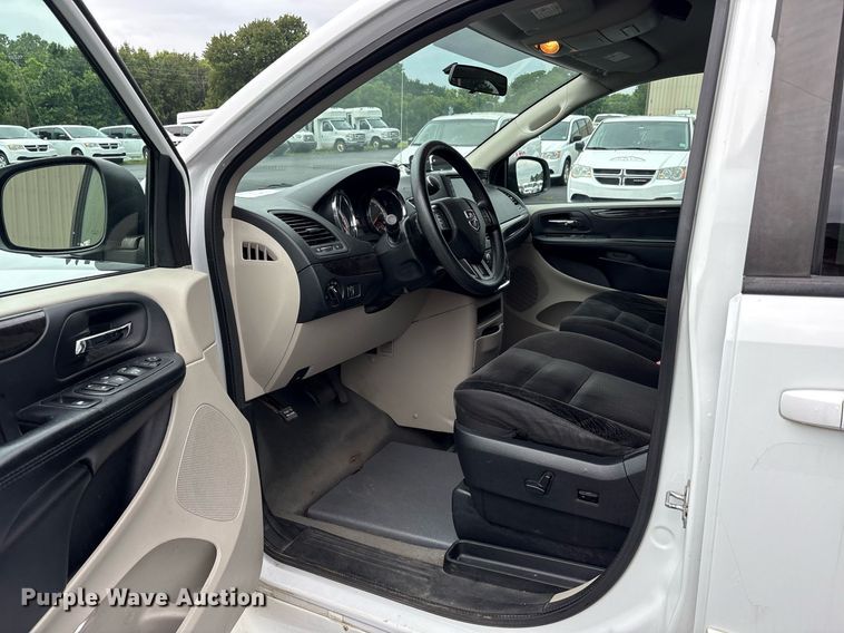 image for item DY0609 2017 Dodge Grand Caravan handicap accessible van