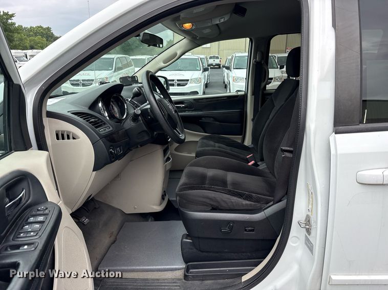 image for item DY0609 2017 Dodge Grand Caravan handicap accessible van