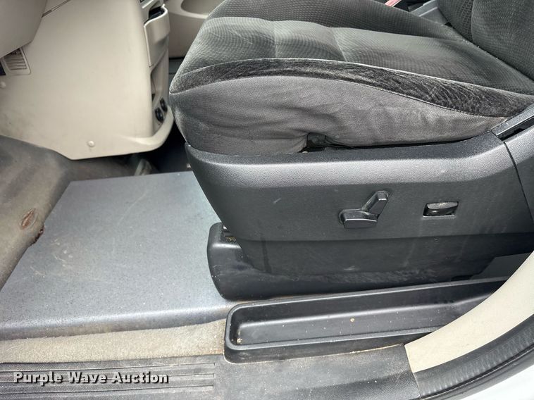 image for item DY0609 2017 Dodge Grand Caravan handicap accessible van