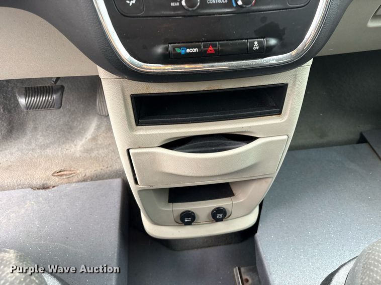 image for item DY0609 2017 Dodge Grand Caravan handicap accessible van