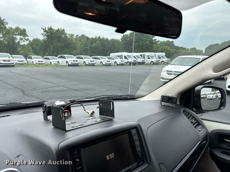 image for item DY0609 2017 Dodge Grand Caravan handicap accessible van