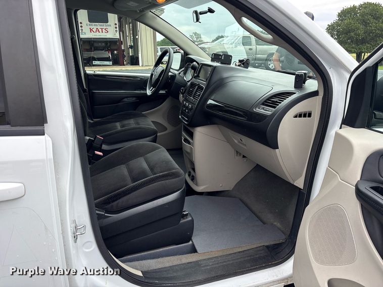 image for item DY0609 2017 Dodge Grand Caravan handicap accessible van