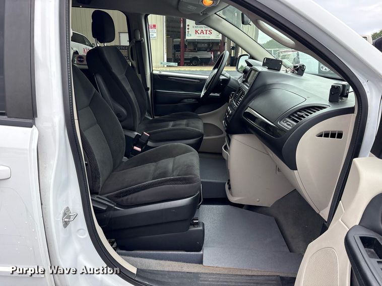 image for item DY0609 2017 Dodge Grand Caravan handicap accessible van