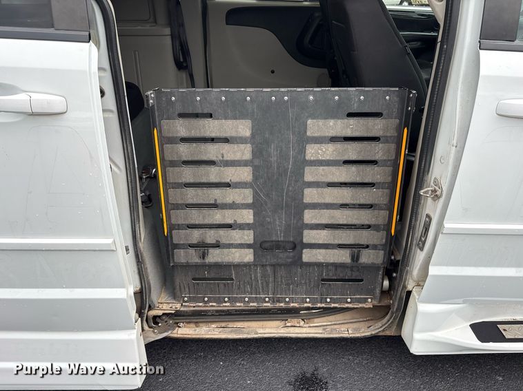 image for item DY0609 2017 Dodge Grand Caravan handicap accessible van