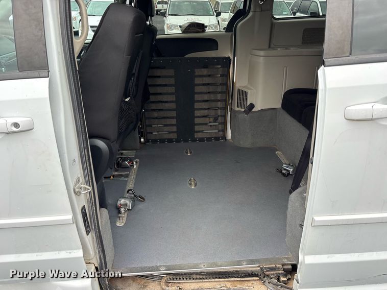image for item DY0609 2017 Dodge Grand Caravan handicap accessible van