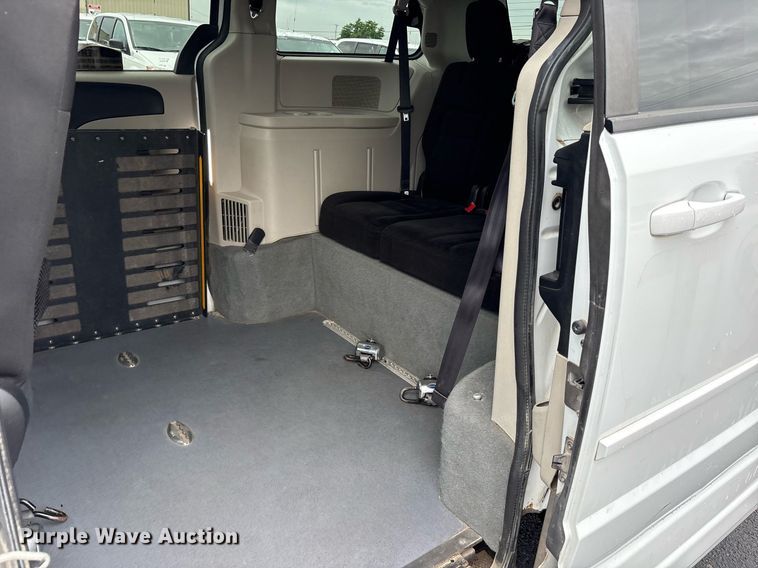 image for item DY0609 2017 Dodge Grand Caravan handicap accessible van