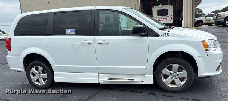 image for item DY0610 2018 Dodge Grand Caravan handicap accessible van