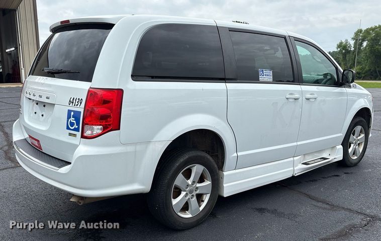 image for item DY0610 2018 Dodge Grand Caravan handicap accessible van