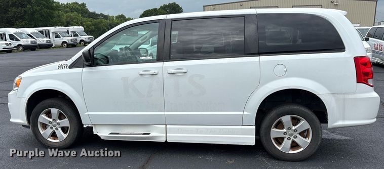 image for item DY0610 2018 Dodge Grand Caravan handicap accessible van