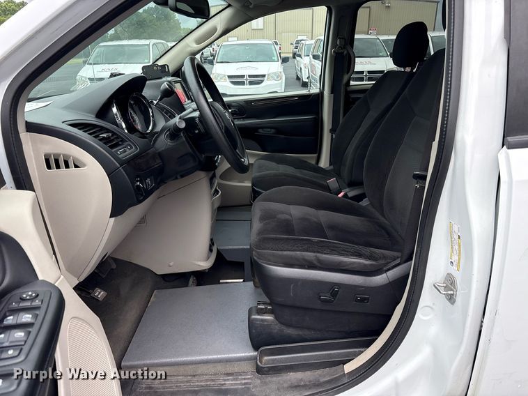 image for item DY0610 2018 Dodge Grand Caravan handicap accessible van