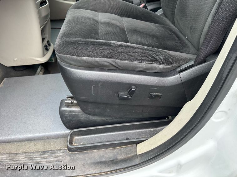image for item DY0610 2018 Dodge Grand Caravan handicap accessible van
