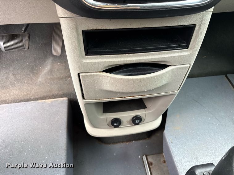 image for item DY0610 2018 Dodge Grand Caravan handicap accessible van