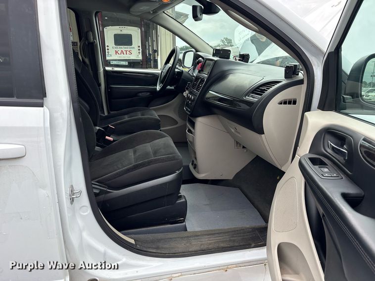 image for item DY0610 2018 Dodge Grand Caravan handicap accessible van