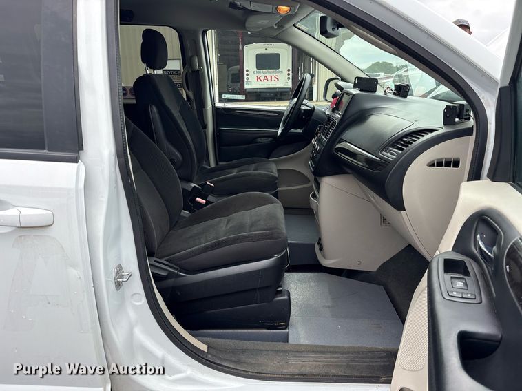 image for item DY0610 2018 Dodge Grand Caravan handicap accessible van