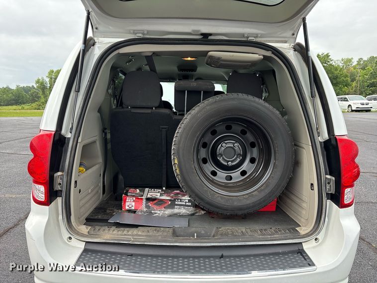 image for item DY0610 2018 Dodge Grand Caravan handicap accessible van