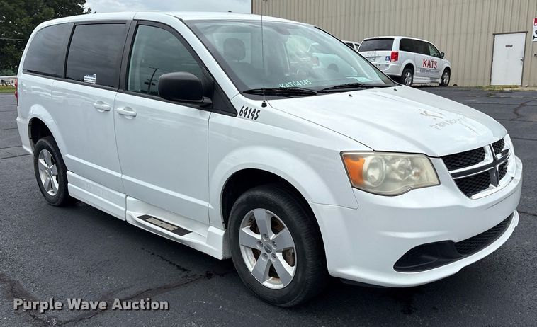 image for item DY0611 2018 Dodge Grand Caravan handicap accessible van