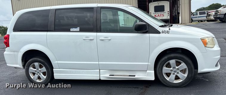 image for item DY0611 2018 Dodge Grand Caravan handicap accessible van