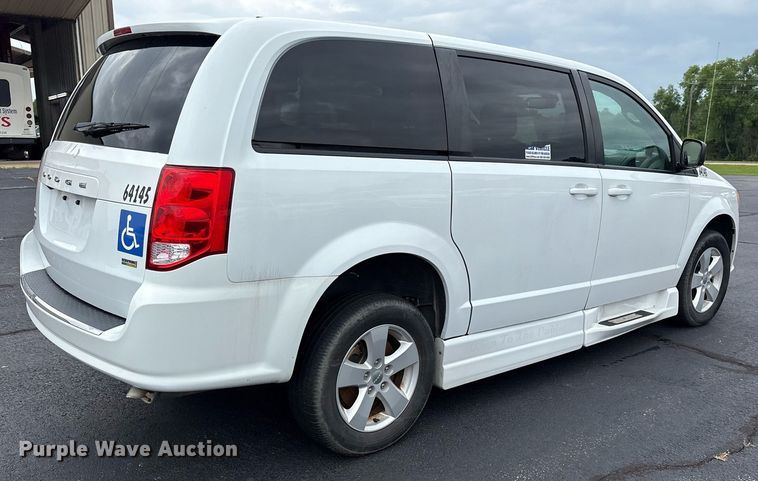 image for item DY0611 2018 Dodge Grand Caravan handicap accessible van