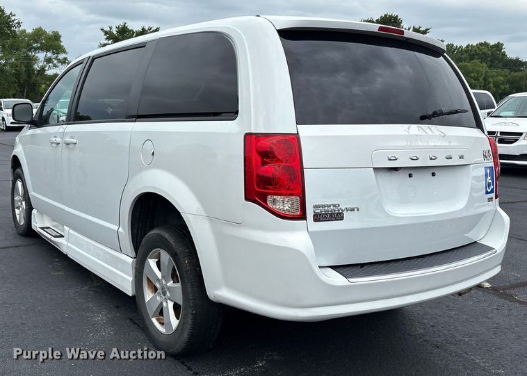 image for item DY0611 2018 Dodge Grand Caravan handicap accessible van