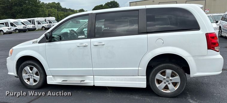 image for item DY0611 2018 Dodge Grand Caravan handicap accessible van