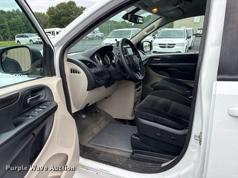 image for item DY0611 2018 Dodge Grand Caravan handicap accessible van