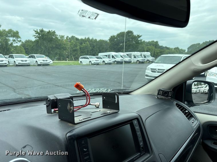 image for item DY0611 2018 Dodge Grand Caravan handicap accessible van