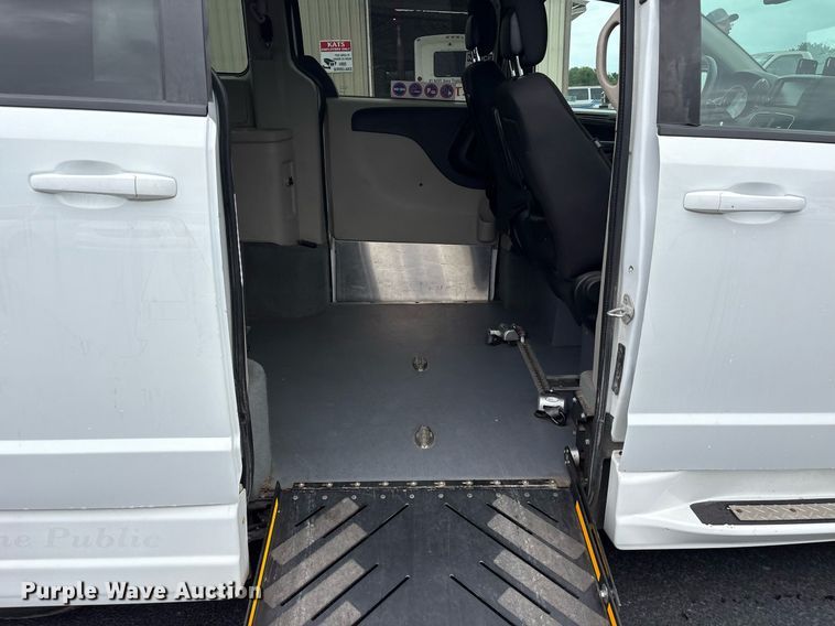 image for item DY0611 2018 Dodge Grand Caravan handicap accessible van