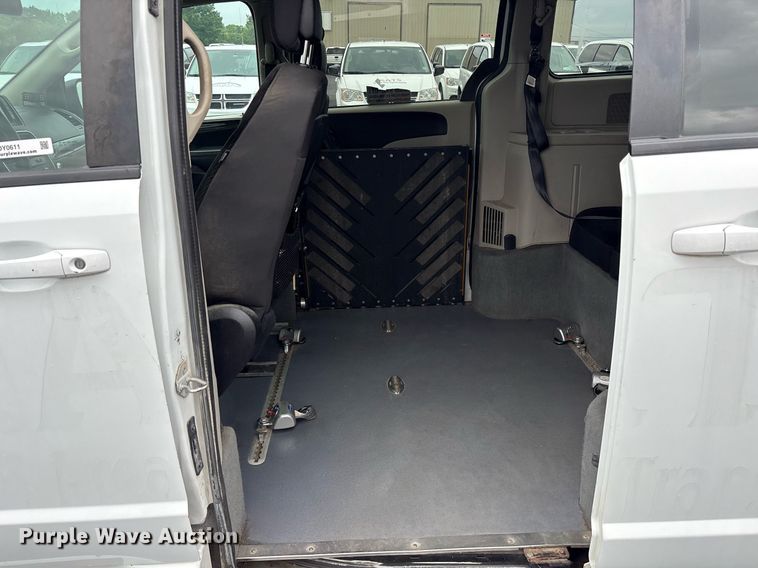 image for item DY0611 2018 Dodge Grand Caravan handicap accessible van