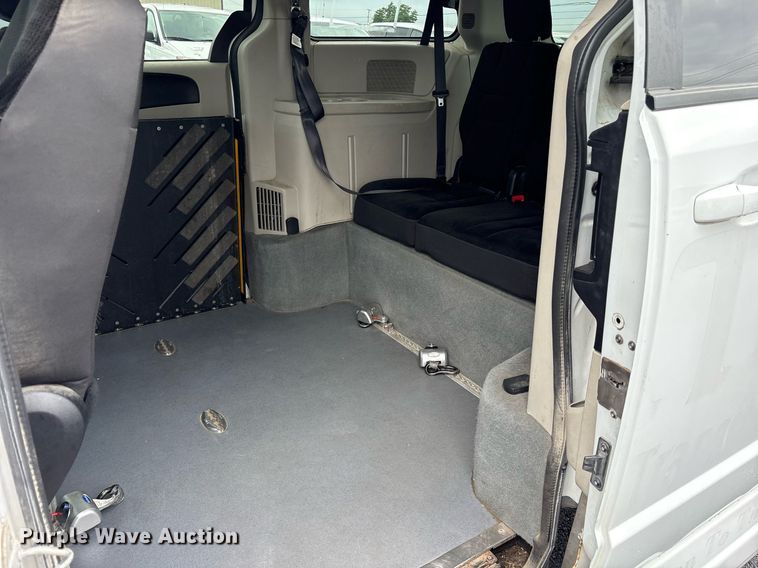 image for item DY0611 2018 Dodge Grand Caravan handicap accessible van