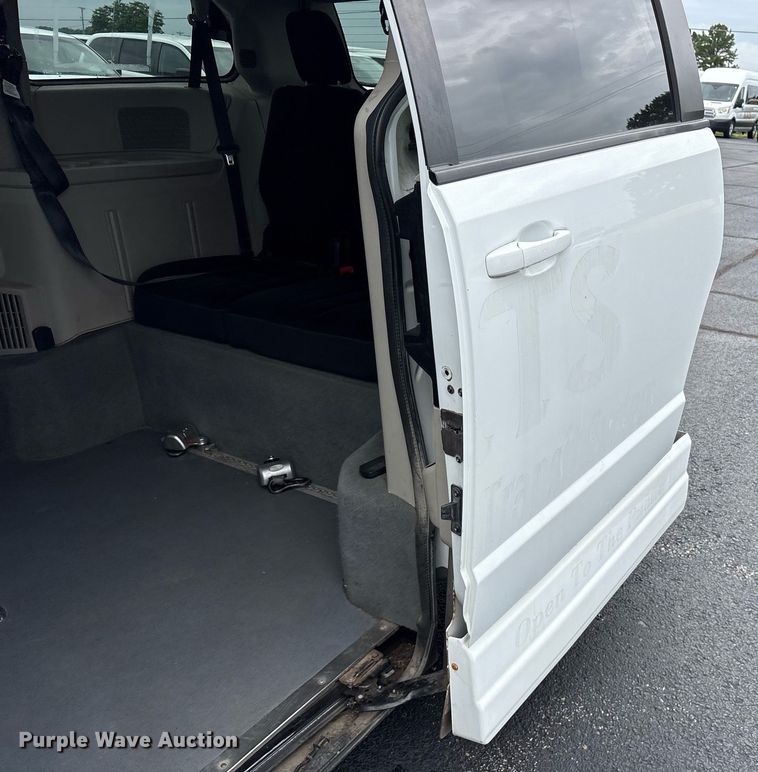 image for item DY0611 2018 Dodge Grand Caravan handicap accessible van