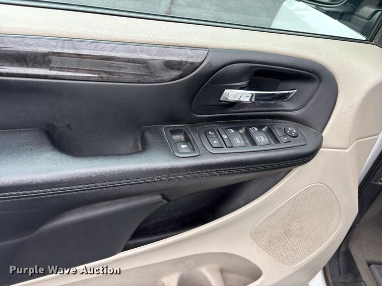 image for item DY0612 2018 Dodge Grand Caravan handicap accessible van